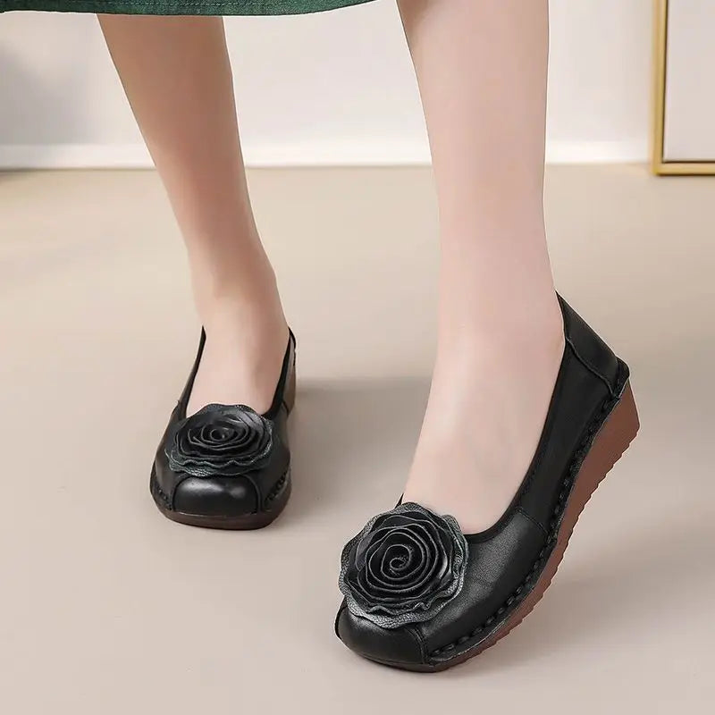 Lorilury Damen Leder Flats 2024 – Handgefertigte Blumen-Ballerinas aus echtem Rindsleder, Retro Wedged Loafers, Weiche Dressy Moccasins