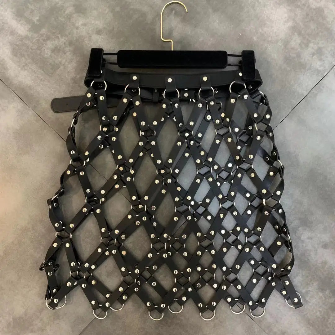 Damen PU Leder Minirock Schwarz – A-Linien High Waist Rock mit Diamant-Gitter & Cut-Outs, moderner Club- & Fashion-Minirock