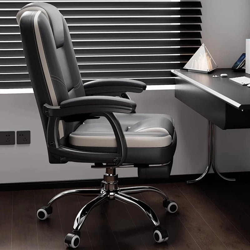 Ergonomischer Bürostuhl aus Leder mit Fußstütze – Drehbarer Office Chair mit Rückenstütze, Rollen & Liegefunktion für Büro & Homeoffice