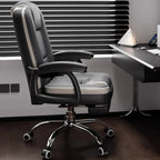 Ergonomischer Bürostuhl aus Leder mit Fußstütze – Drehbarer Office Chair mit Rückenstütze, Rollen & Liegefunktion für Büro & Homeoffice