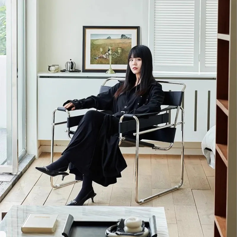 MOMO Lazy Sofa Chair aus Sattelleder – Skandinavischer Lounge- & Einzelsessel mit Edelstahlgestell und Armlehnen