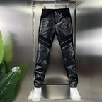 Pantalon en cuir PU Slim Fit pour hommes – Tuyau de motard coupe-vent avec design patchwork et fermeture à glissière, pantalon de moto moderne pour le sport et l'herbe