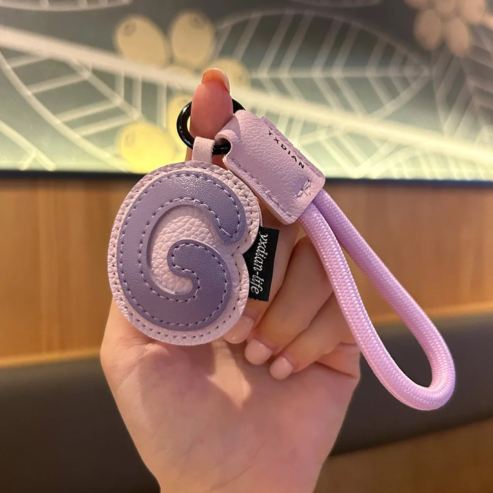 A–Z Leder Initialen Schlüsselanhänger – Geflochtenes Armband-Keyring mit Buchstaben Anhänger für Auto, Tasche & Accessoires