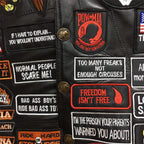 Herren Motorrad Weste 2025 – Ärmellose Biker Weste mit 42 gestickten Patches, Punk Riding Waistcoat im Vintage Look