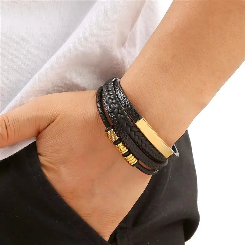 Klassisches Herren Lederarmband – Handgeflochtenes Multi-Layer Armband mit Magnetverschluss im modernen Punk-Style