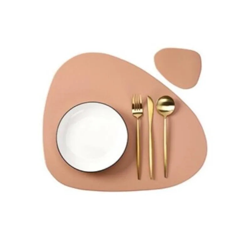 Dreieckige Kunstleder Tischsets & Untersetzer – Nordische Platzmatten für Küche, Esstisch & Weihnachtsdekoration (1/4/10 Sets)