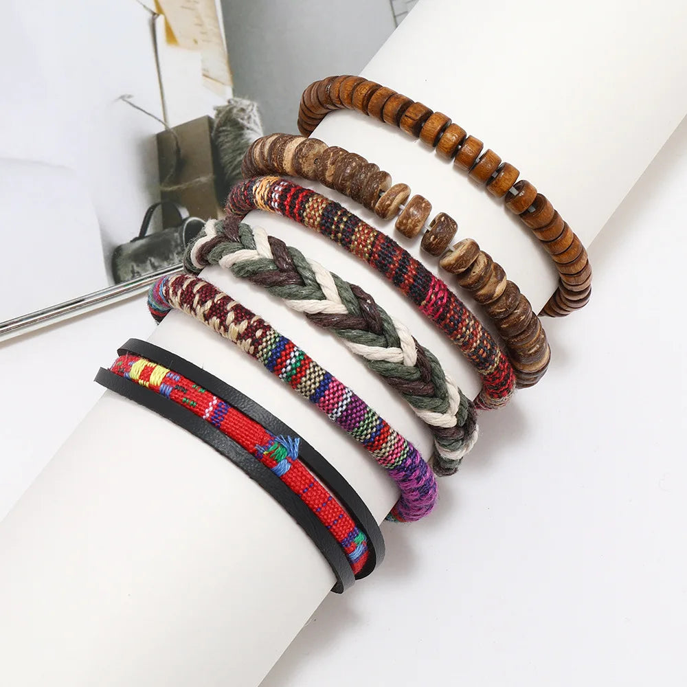 Boho Lederarmband für Herren – Handgeflochtenes Armband mit Holzperlen & Kokosschale, verstellbares Ethno Charm Armband