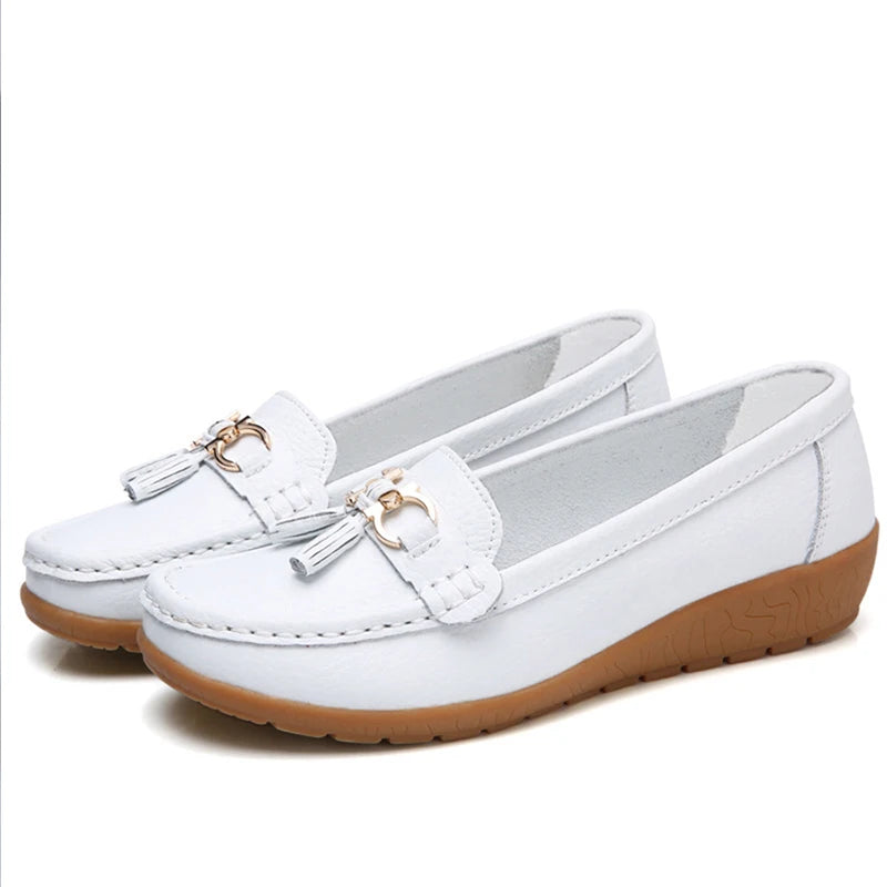 HAJINK Damen Loafers – Klassische weiße Flats, bequeme Slip-On Schuhe aus Leder für Alltag, Arbeit und Pflegeberufe