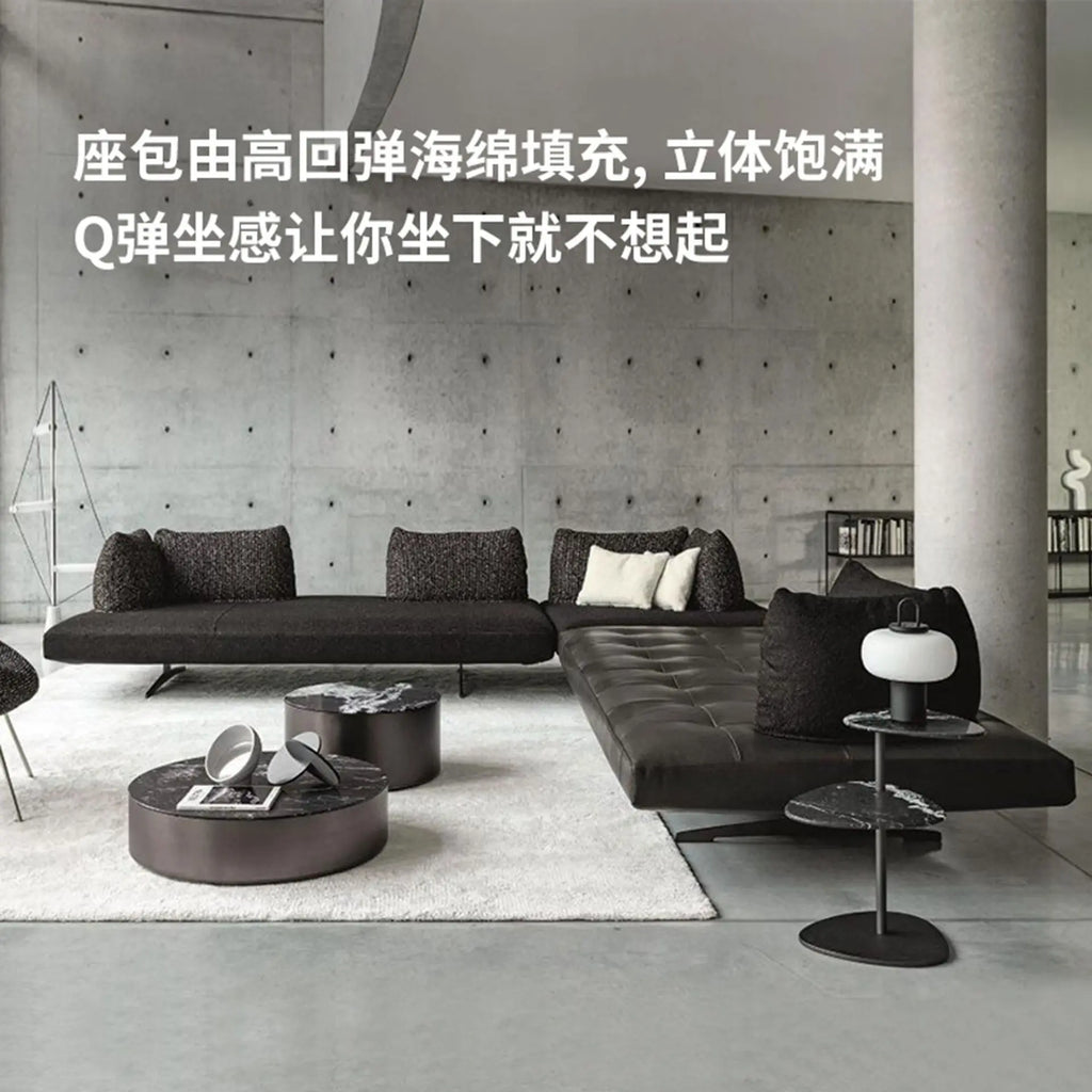 Canapé en cuir de designer italien en noir – Canapé modulaire minimaliste avec un siège confortable, flexible et flexible pour les meubles modernes 