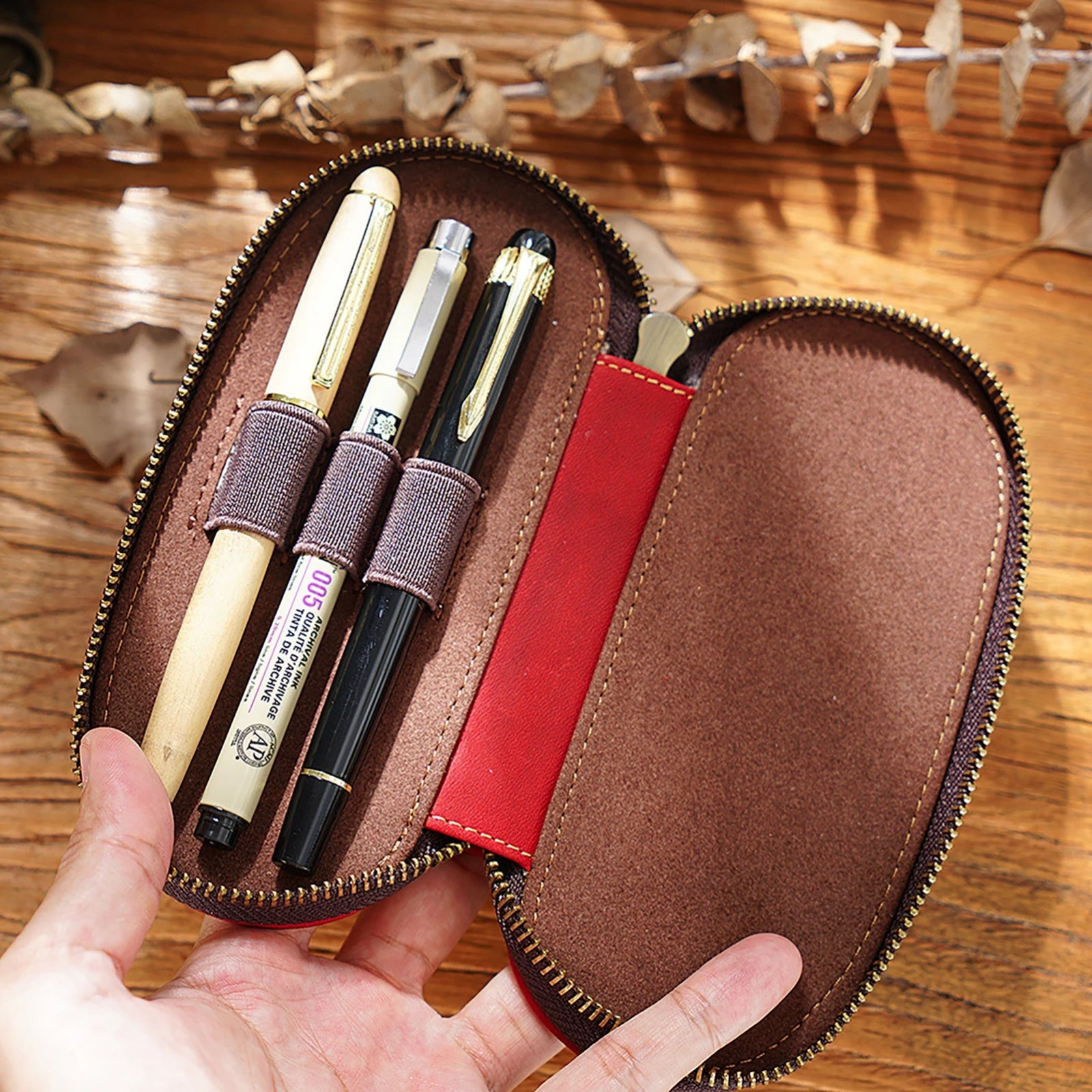 Echtleder Stifteetui mit 3 Fächern & Reißverschluss – Retro Organizer Pen Case für Füllfederhalter, Schule & Büro