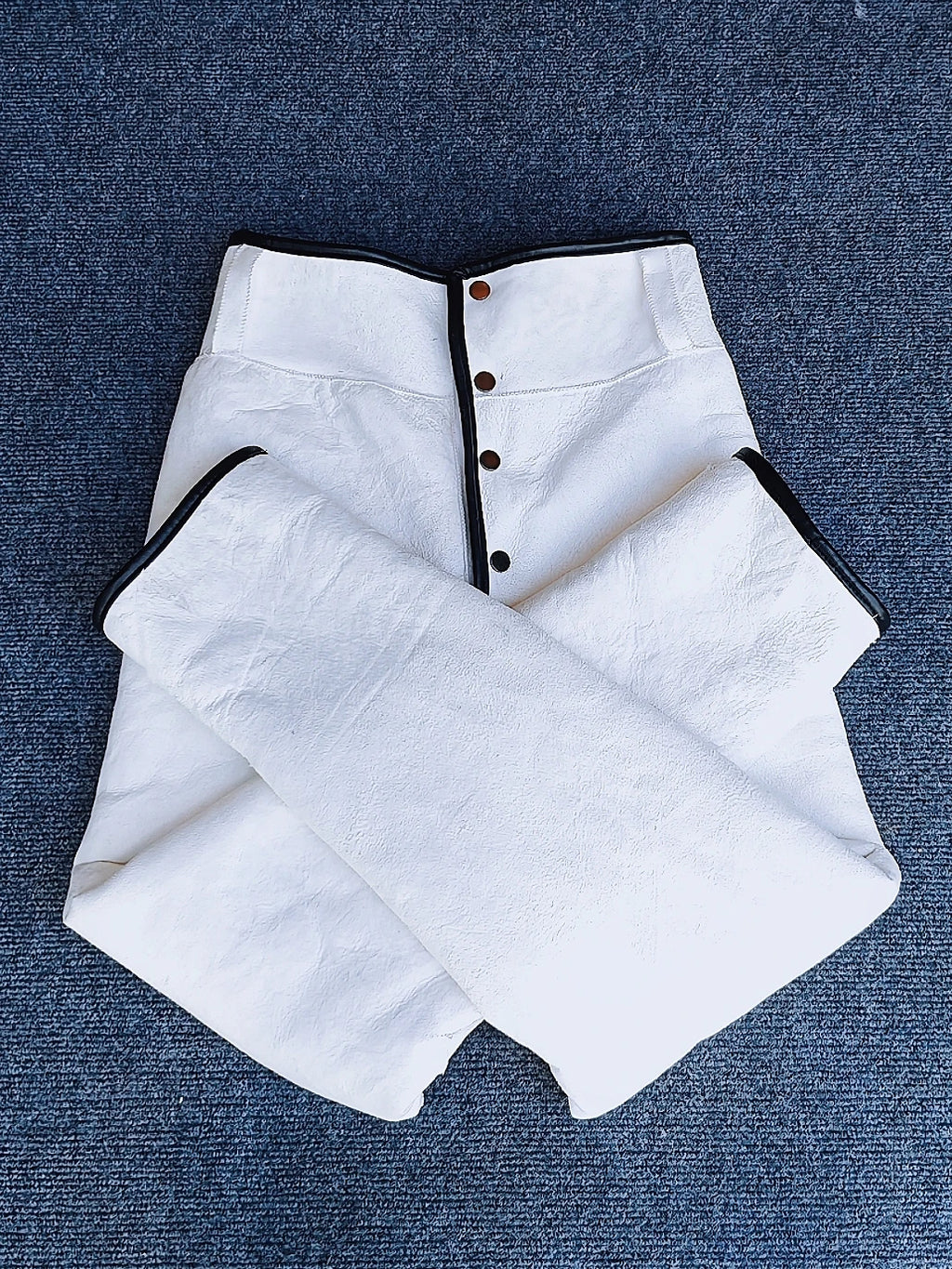 Herren Schaffell-Lederhose 2025 mit hohem Bund – Warme Echtlederhose aus Lammleder, winterfeste Casual Lederhose