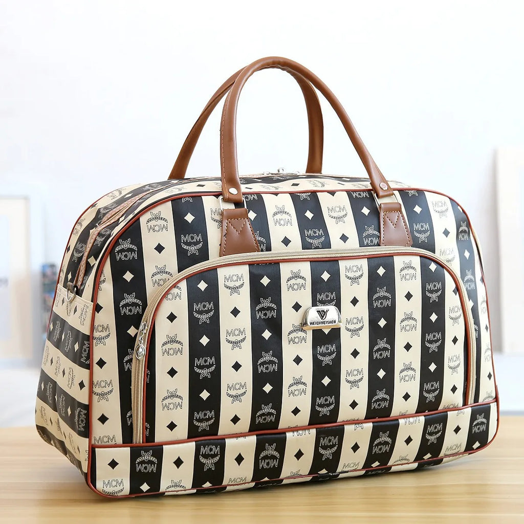 Sac fourre-tout de voyage pour femme en cuir PU – Grand sac de sport étanche avec une grande capacité, pochette de week-end et de bagage moderne 