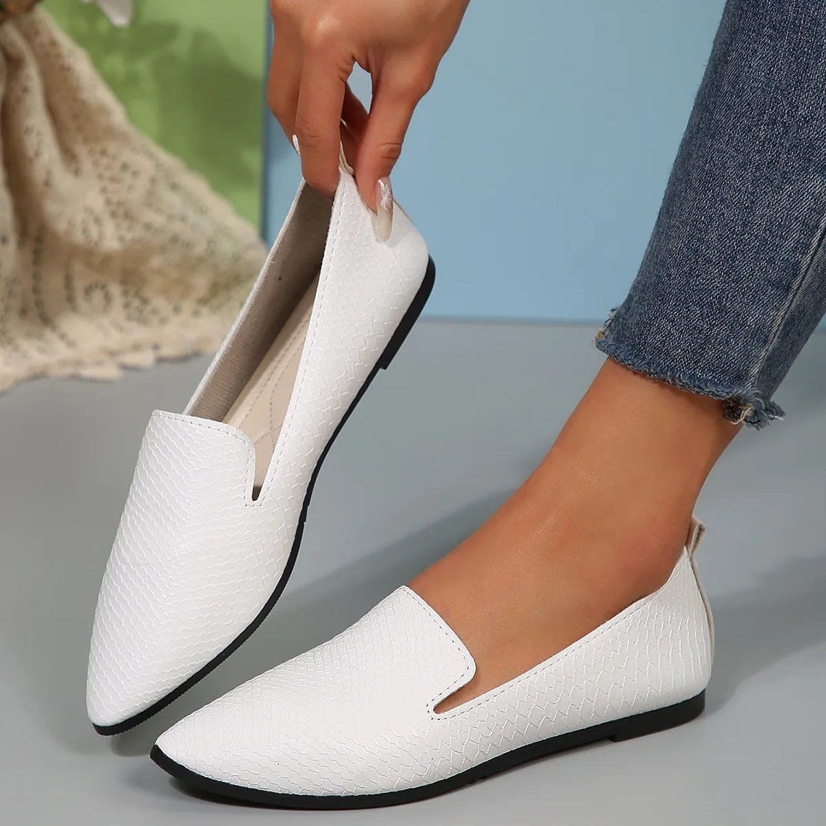 VKJF Damen Flats – PU-Leder Ballerinas, spitze Zehen, Slip-On Loafers, Casual Flats mit niedrigem Absatz, Steinmuster, Plus Size 33-44