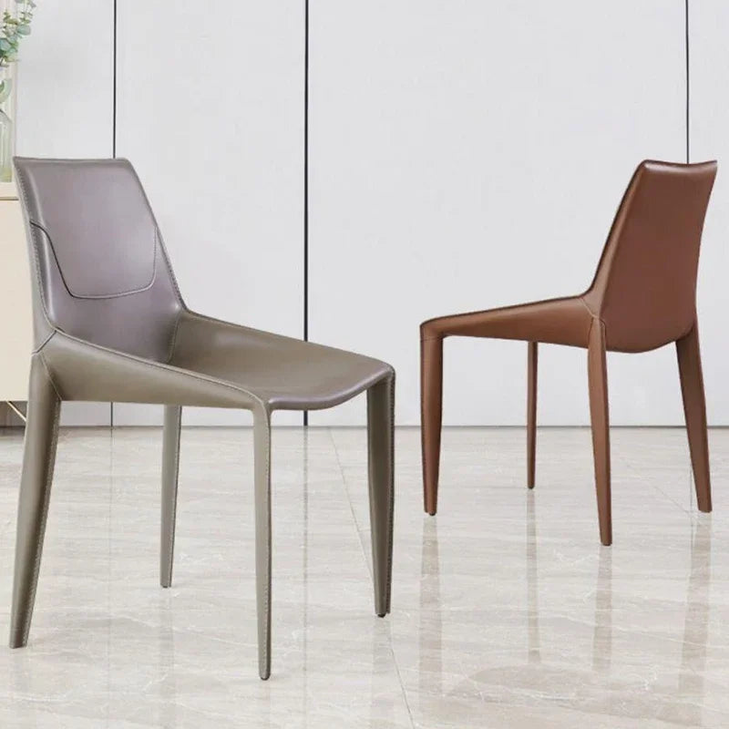 Moderner Esszimmerstuhl 2er-Set aus Sattelleder – Italienischer Designer-Dining Chair mit Lederoptik & Metallgestell im minimalistischen Luxus-Stil