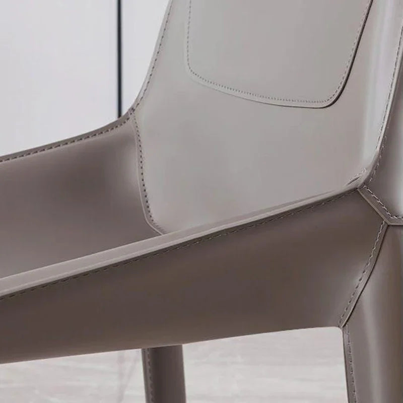 Moderner Esszimmerstuhl 2er-Set aus Sattelleder – Italienischer Designer-Dining Chair mit Lederoptik & Metallgestell im minimalistischen Luxus-Stil