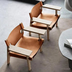 Nordischer Jagdstuhl aus Massivholz mit Sattelleder – Wabi-Sabi Design Lounge- &amp; Balkonstuhl mit Armlehnen