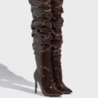 Damen Overknee Stiefel aus Lackleder – Spitze High-Heel Boots mit Reißverschluss, Plateau & schlanker Silhouette