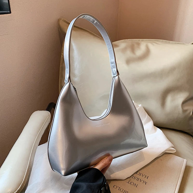 Luxus Damen Schultertasche aus Lackleder – Elegante Tote Bag in Halbmond-Form, wasserabweisend & stilvoll für jeden Anlass