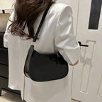 Vintage Schultertasche aus Lackleder – Elegante Damen Baguette Bag im Designer-Stil für Alltag & Freizeit