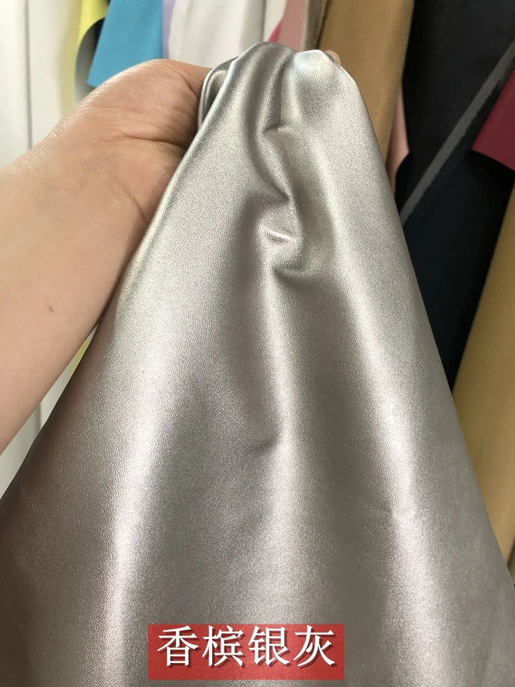 Dünnes weiches Kunstleder Meterware – Tissu en cuir PU élastique avec revêtement pour vêtements, sacs et projets de bricolage 