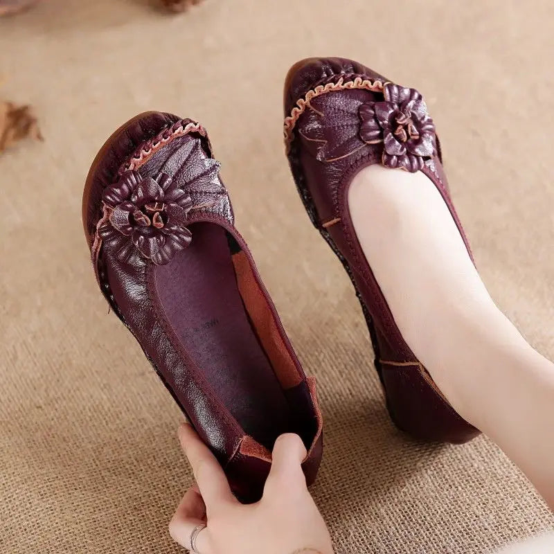 feerldi Damen Vintage Leder Flats WB-56 – Handgefertigte Blumen-Moccasins, Slip-On Ballerinas für Alltag und Freizeit, Lila Loafers in Größe 42