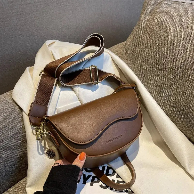 Sacoche de selle vintage pour femme – Petite pochette de transport en cuir PU avec boutons et bretelles à bandoulière 
