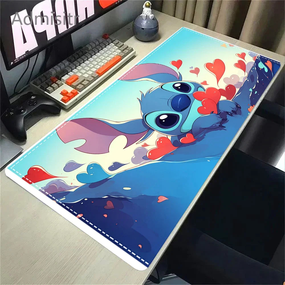 HD Kawaii Anime Stitch Leder Mousepad – Großes Gaming Mouse Pad mit Anti-Rutsch, Kantenschutz & Handgelenkauflage aus PU Leder