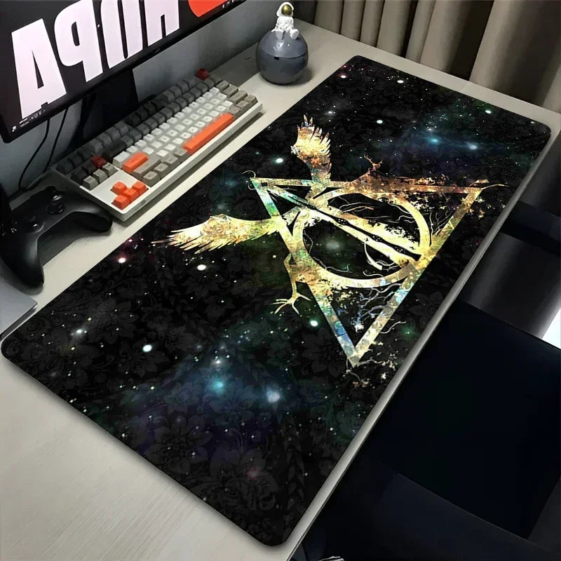 XXL Gaming Mousepad mit Anime Schloss Motiv – Großes Desk Mat 900×450 mm, Rutschfestes Mauspad & Tastaturunterlage für PC & Laptop