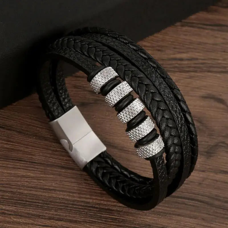 Klassisches Herren Lederarmband – Handgeflochtenes Multi-Layer Armband mit Magnetverschluss im modernen Punk-Style