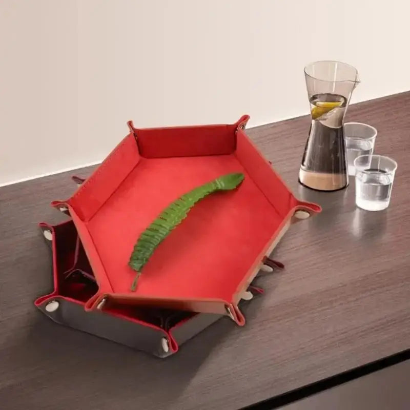Sechseckiger Leder Würfeltray – Faltbare PU-Leder Dice Tray mit Samt-Innenfläche für Tabletop Gaming & Büro-Organisation
