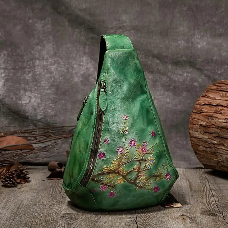 MOTAORA Vintage Damen Leder-Rucksack – Handgefertigter Echtleder Rucksack mit floraler Prägung, kompakt & diebstahlsicher