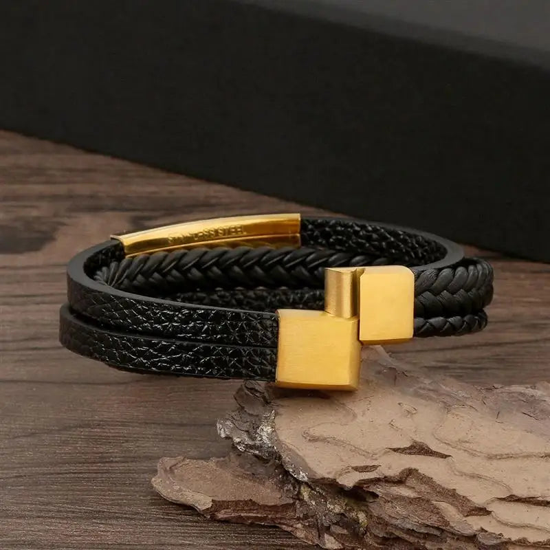 Klassisches Herren Lederarmband – Handgeflochtenes Multi-Layer Armband mit Magnetverschluss im modernen Punk-Style