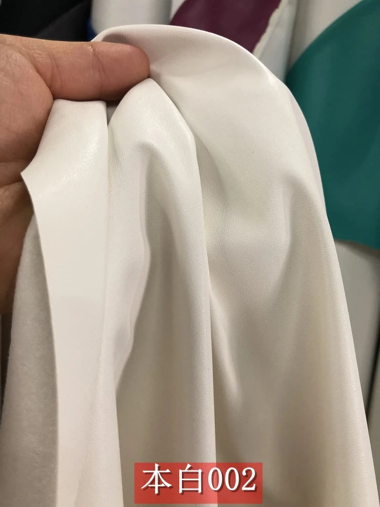 Dünnes weiches Kunstleder Meterware – Elastischer PU-Lederstoff mit Schafprägung für Kleidung, Taschen & DIY Nähprojekte