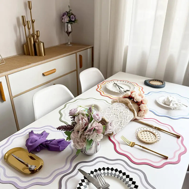 Blumenförmiges Leder Tischset – Isolierende, wasserdichte & hitzebeständige Platzmatte im koreanischen Stil für Küche & Esstisch