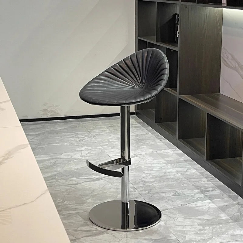 Designer Leder Barhocker mit Rückenlehne – Höhenverstellbarer & drehbarer minimalistischer Barstuhl in Light-Luxury-Optik