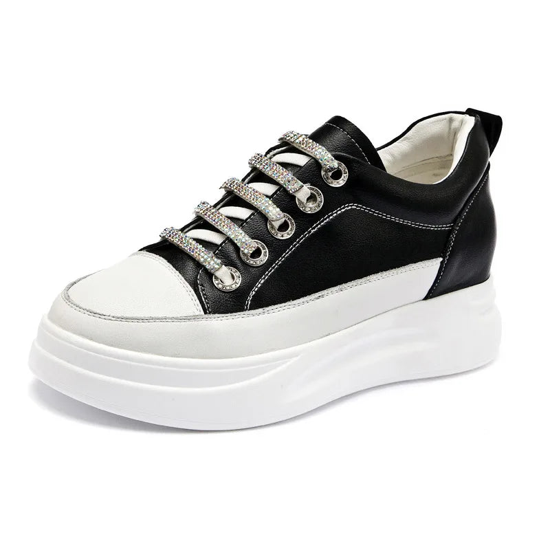 Damen Plateau Sneaker aus echtem Leder – 8 cm Keilabsatz, luxuriöse Schnürschuhe mit Glanzdetails für Frühling, Sommer & Herbst