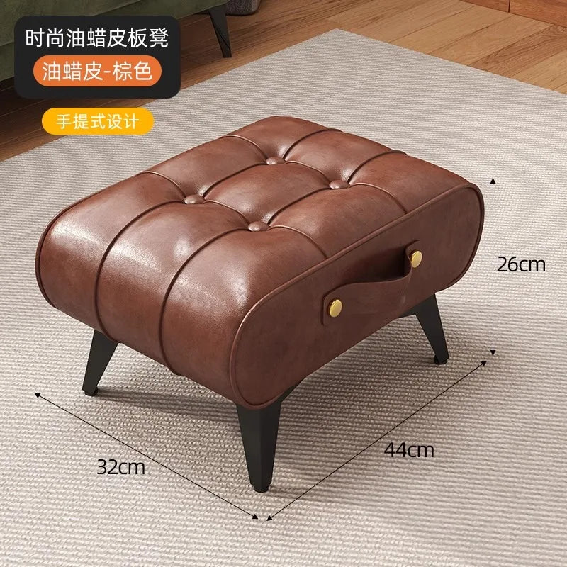 Italienischer Light-Luxury Lederhocker in Oil-Wax-Optik – Tragbarer Schuhwechsel- & Fußhocker mit Griff für Wohnzimmer, Flur & Sofa