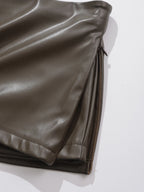 BRUSCREST Damen Minirock aus Kunstleder – Eleganter Korean Fashion Low-Rise Rock mit asymmetrischem Schlitz & integrierter Shorts