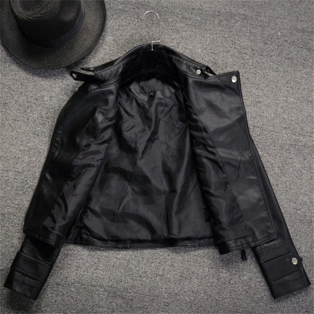Veste en cuir pour femme dans le style motard – Kurze Streetwear Jacke mit Reverskragen &amp; Reißverschluss, Herbst/Winter 2024 