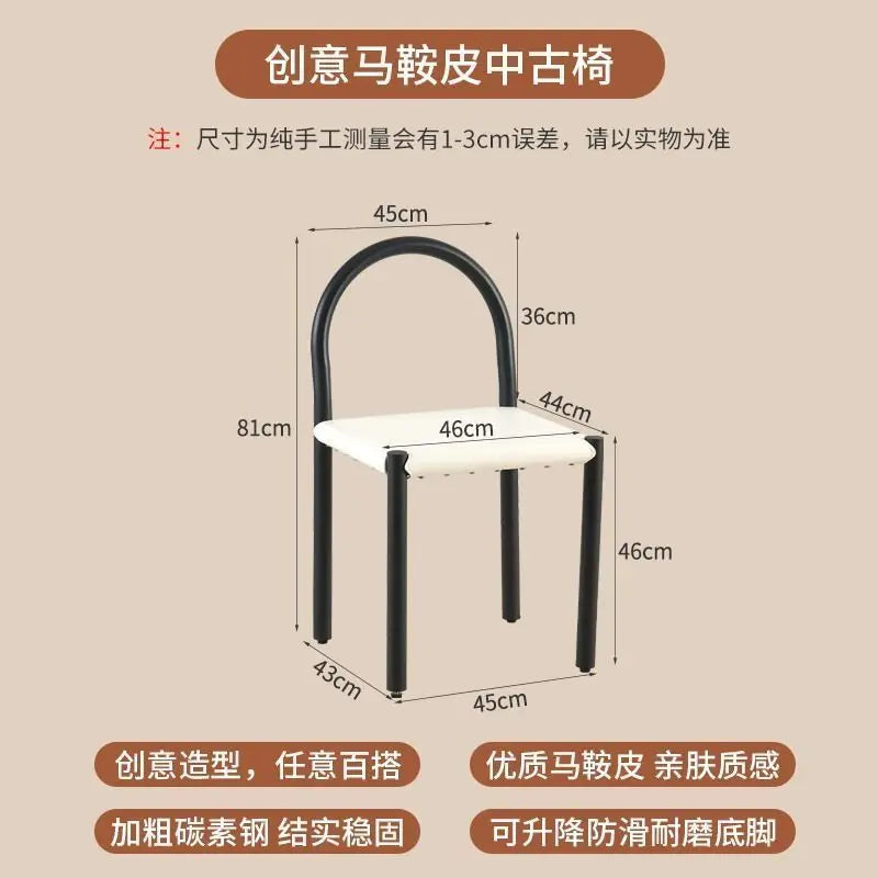 Schwarzer Wabi-Sabi Esszimmerstuhl aus Leder – Nordisch-minimalistischer Designerstuhl mit Vintage-Eisenrahmen