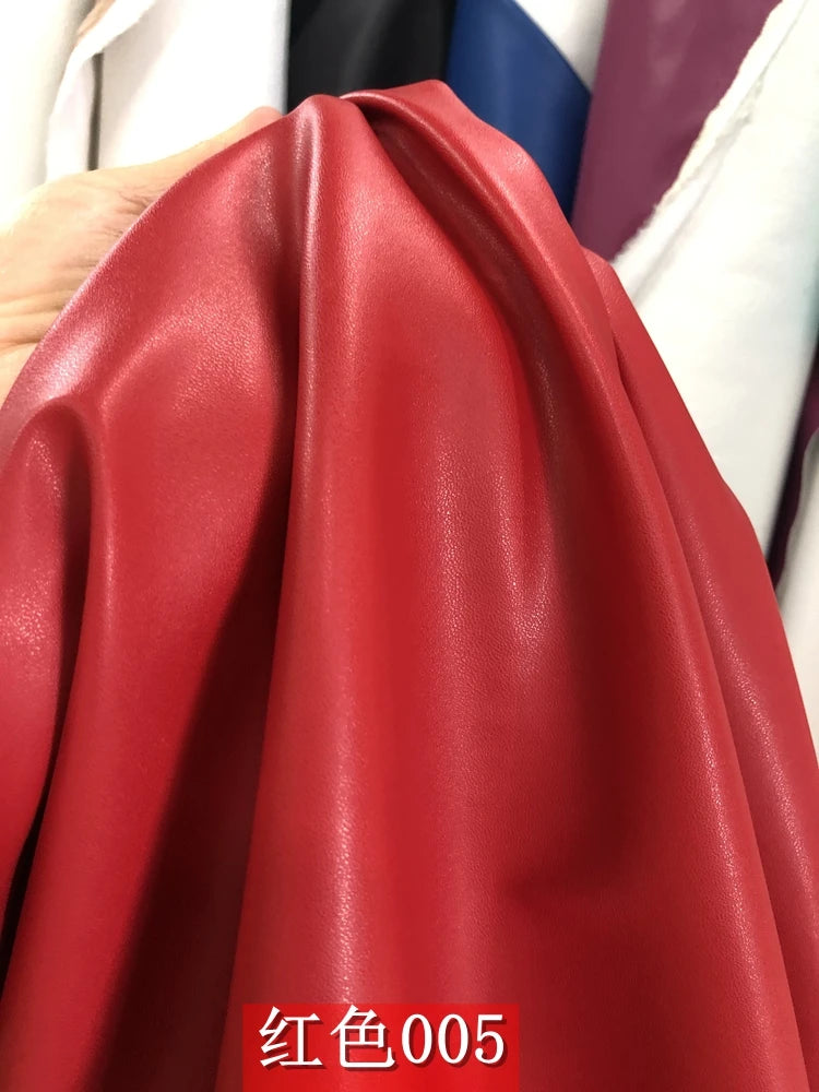 Dünnes weiches Kunstleder Meterware – Elastischer PU-Lederstoff mit Schafprägung für Kleidung, Taschen & DIY Nähprojekte