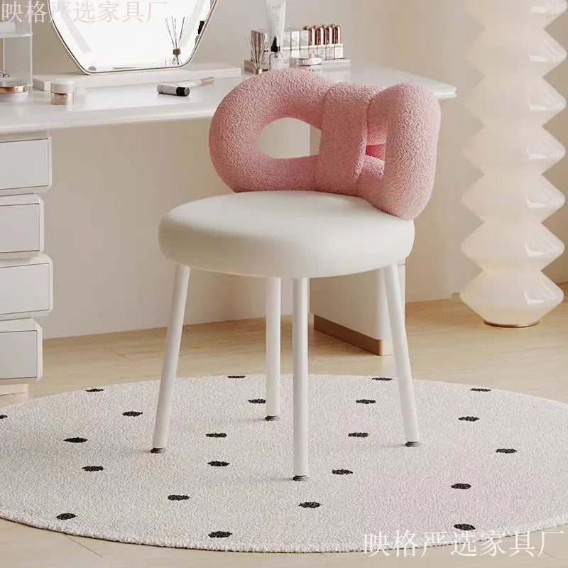 Premium Make-up Stuhl aus Leder – Drehbarer &amp; höhenverstellbarer Schminkstuhl in Creme mit Schleifen-Rückenlehne