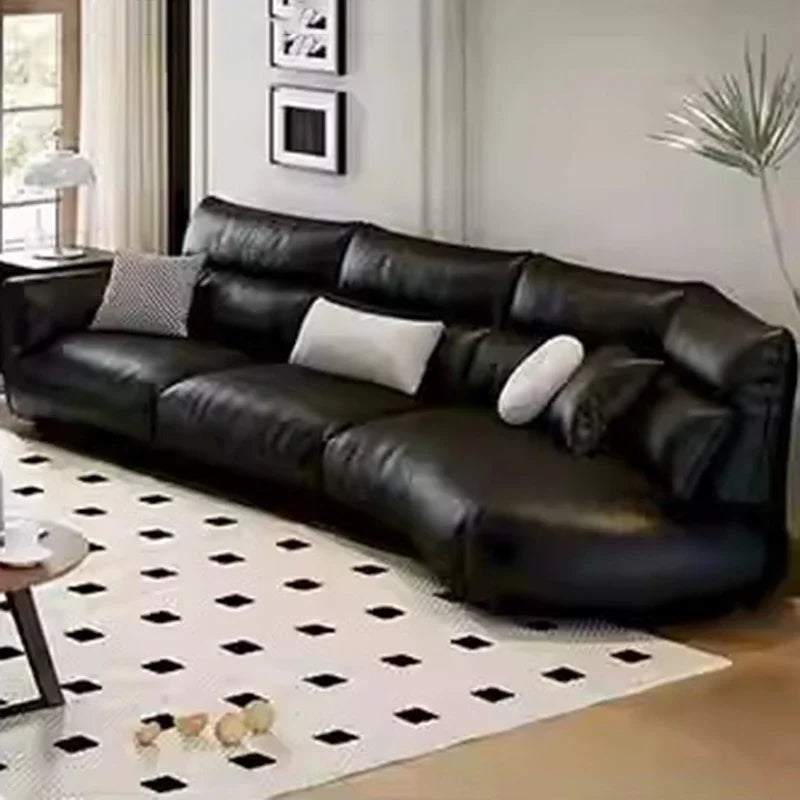 Luxuriöses Designer-Ledersofa im chinois-modernen Stil – Geschwungenes Wohnzimmer-Sofa aus Rindsleder, komfortables Relax-Canap for stilvolles Wohnen