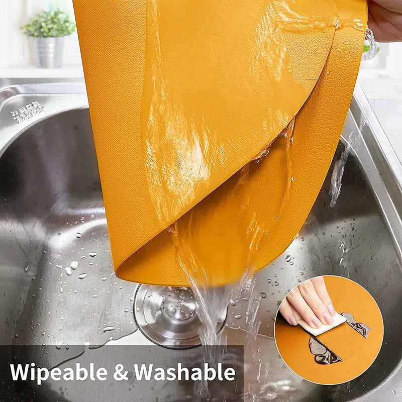 Orange Tischset &amp; Untersetzer Set aus PU-Leder – Öl- &amp; Wasserabweisende Platzsets in unregelmäßiger Form für Küche, Esstisch &amp; Café