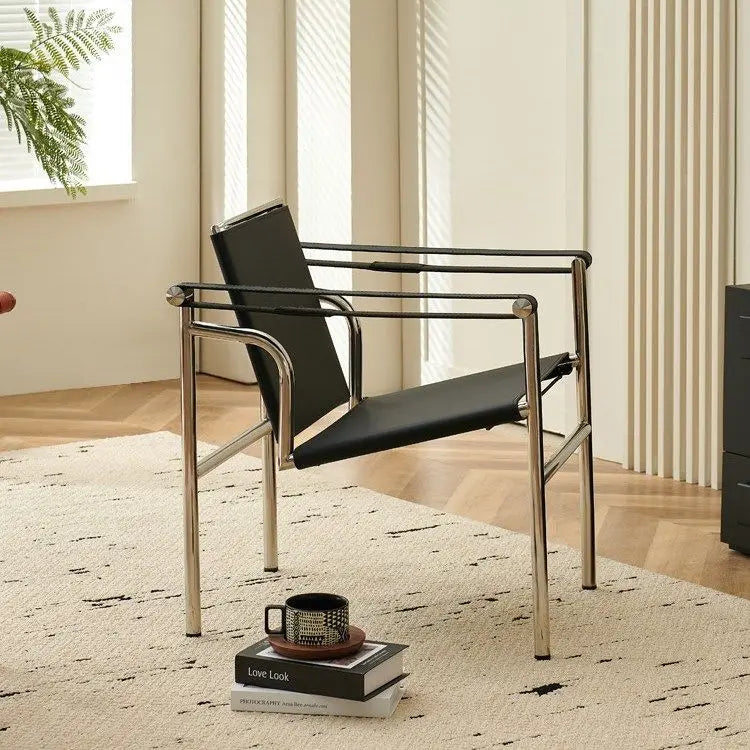 Minimalistischer Lounge Chair aus Kunstleder – Moderner Basculan Relaxstuhl mit Edelstahlgestell für Wohnzimmer & Apartment