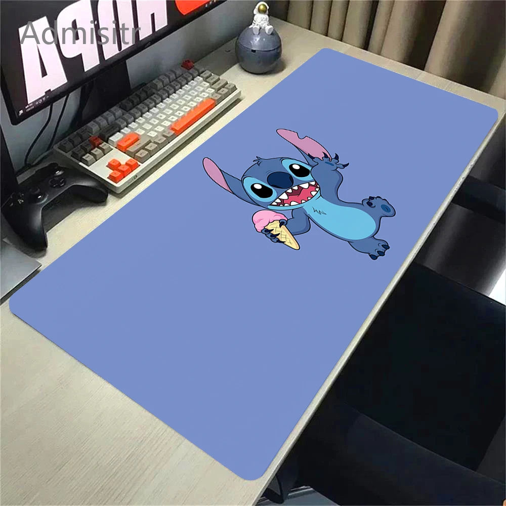 HD Kawaii Anime Stitch Leder Mousepad – Großes Gaming Mouse Pad mit Anti-Rutsch, Kantenschutz & Handgelenkauflage aus PU Leder