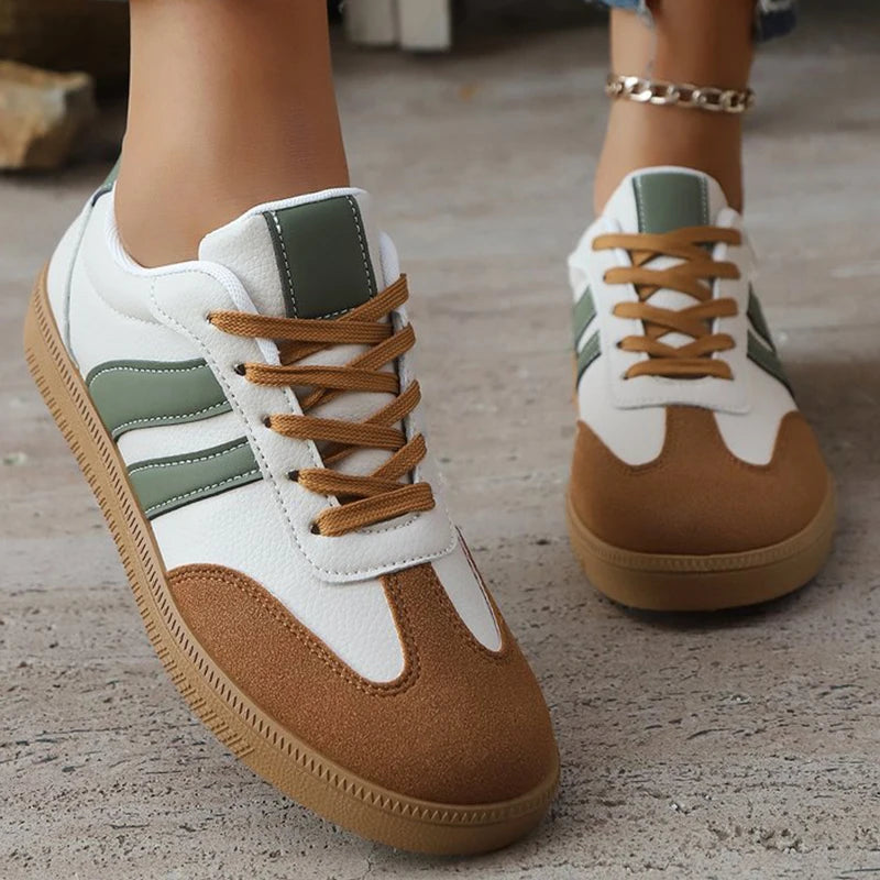 Damen Patchwork Sneaker aus PU-Leder – Modische Low-Top Schnürschuhe mit Streifen, flache Vulcanize Sportschuhe für Alltag & Freizeit