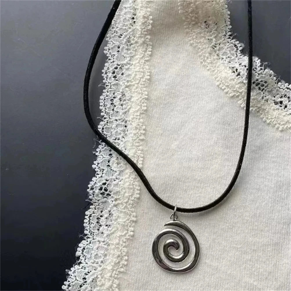 Vintage Spiral-Vortex Anhänger Halskette – Handgeflochtene Lederkordel im Boho & Y2K Stil, Unisex Schmuck