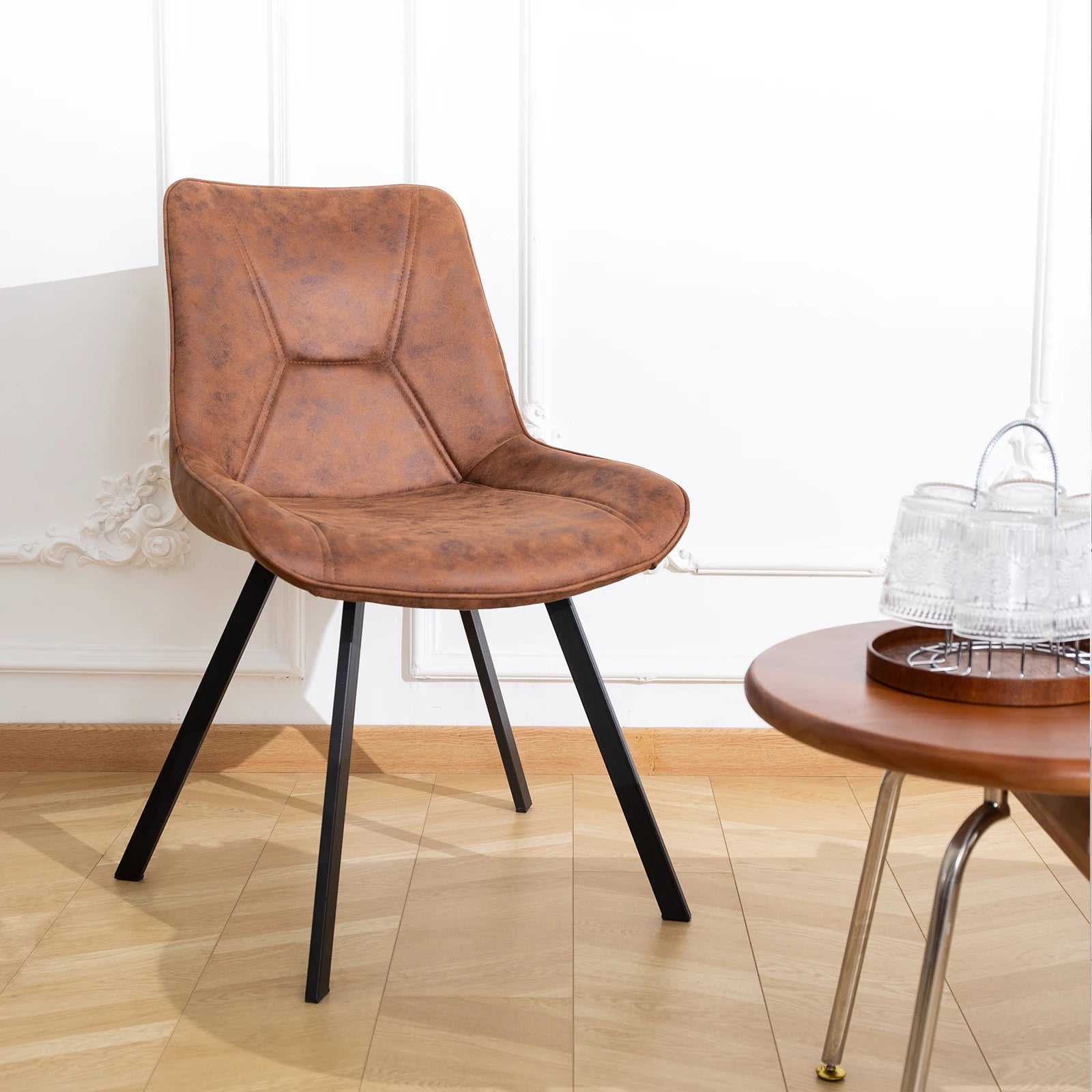 2er Set Moderne Esszimmerstühle aus Kunstleder – Retro Design Polsterstühle in Braun mit Metallbeinen für Esszimmer, Wohnzimmer & Büro