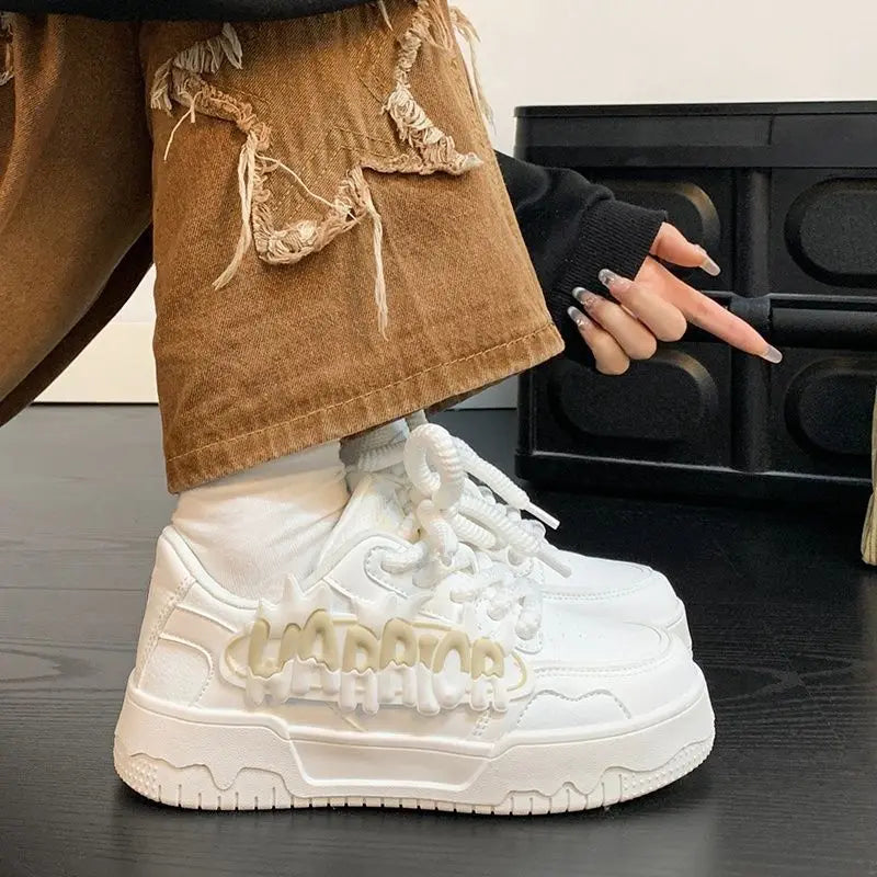 Damen Chunky Plateau Sneaker 2025 – Plataforma estética-Schuhe aus Kunstleder mit dicker Sohle &amp; Alphabet-Details